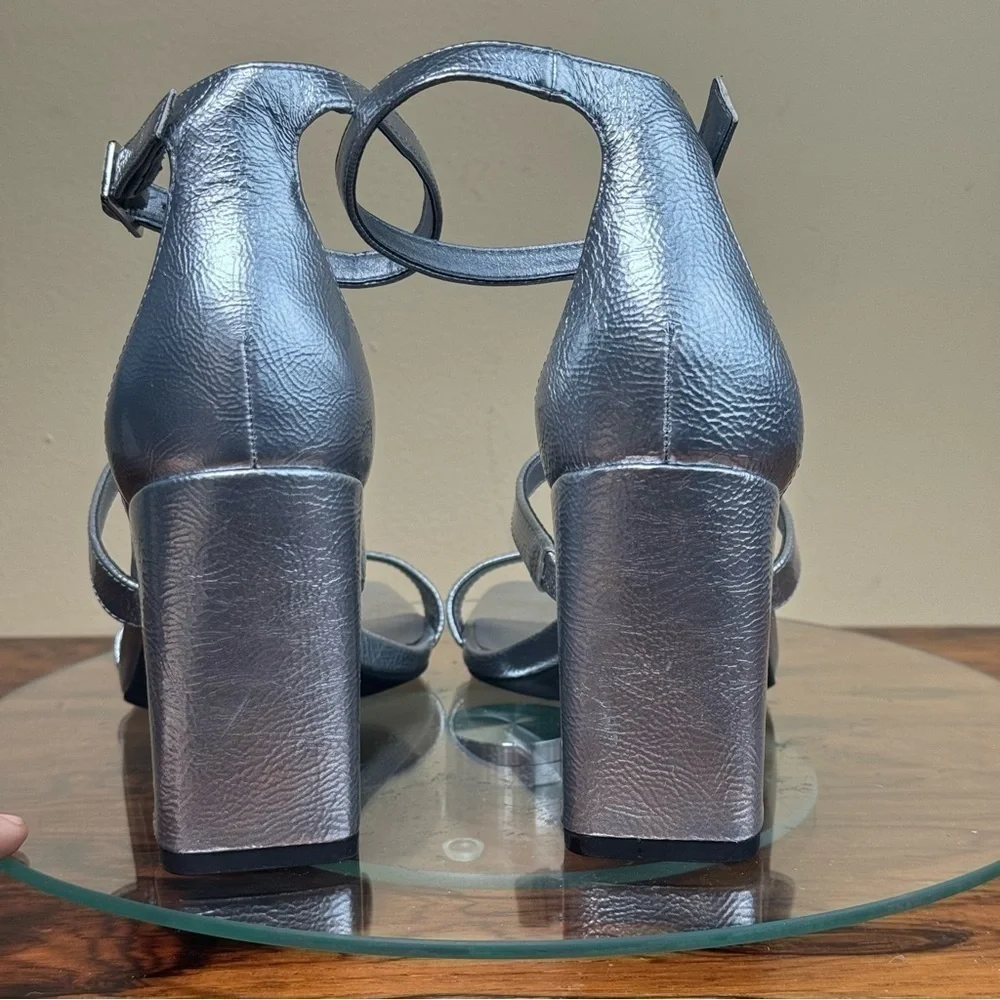 Nordstrom Rack Adelaide Block Heel Sandal silver metallic - size 8